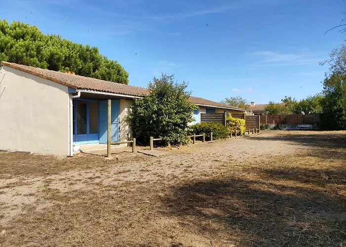 Semesterbostad Les De La Fontaine *