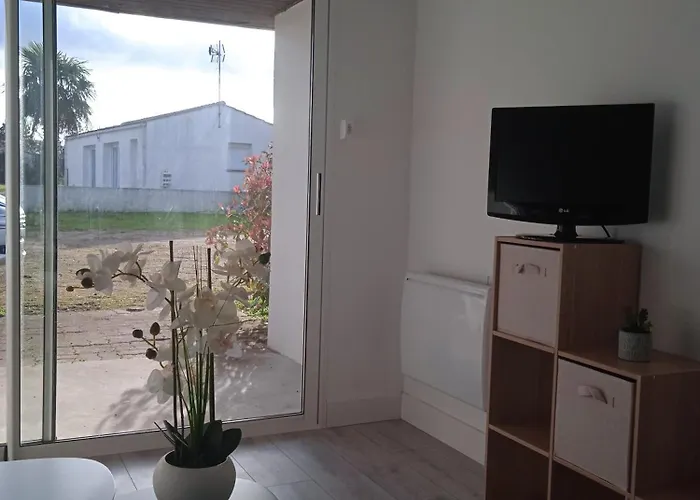 Semesterbostad Les De La Fontaine *