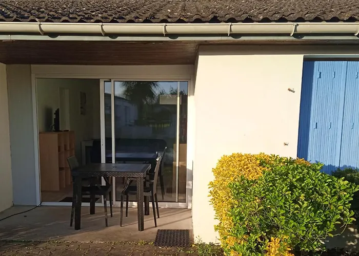 Semesterbostad Les De La Fontaine