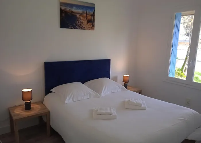 Semesterbostad Les De La Fontaine Saint-Michel-en-l'Herm