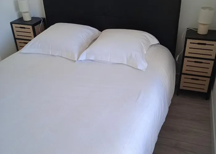 Semesterbostad Les De La Fontaine Saint-Michel-en-l'Herm