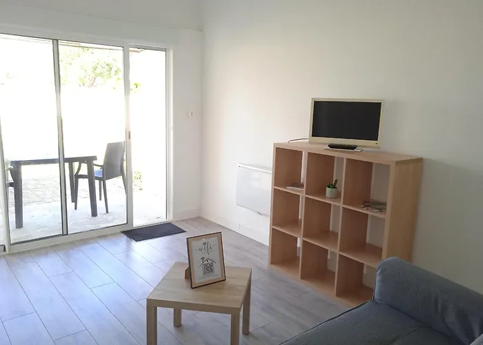 Semesterbostad Les De La Fontaine Saint-Michel-en-l'Herm